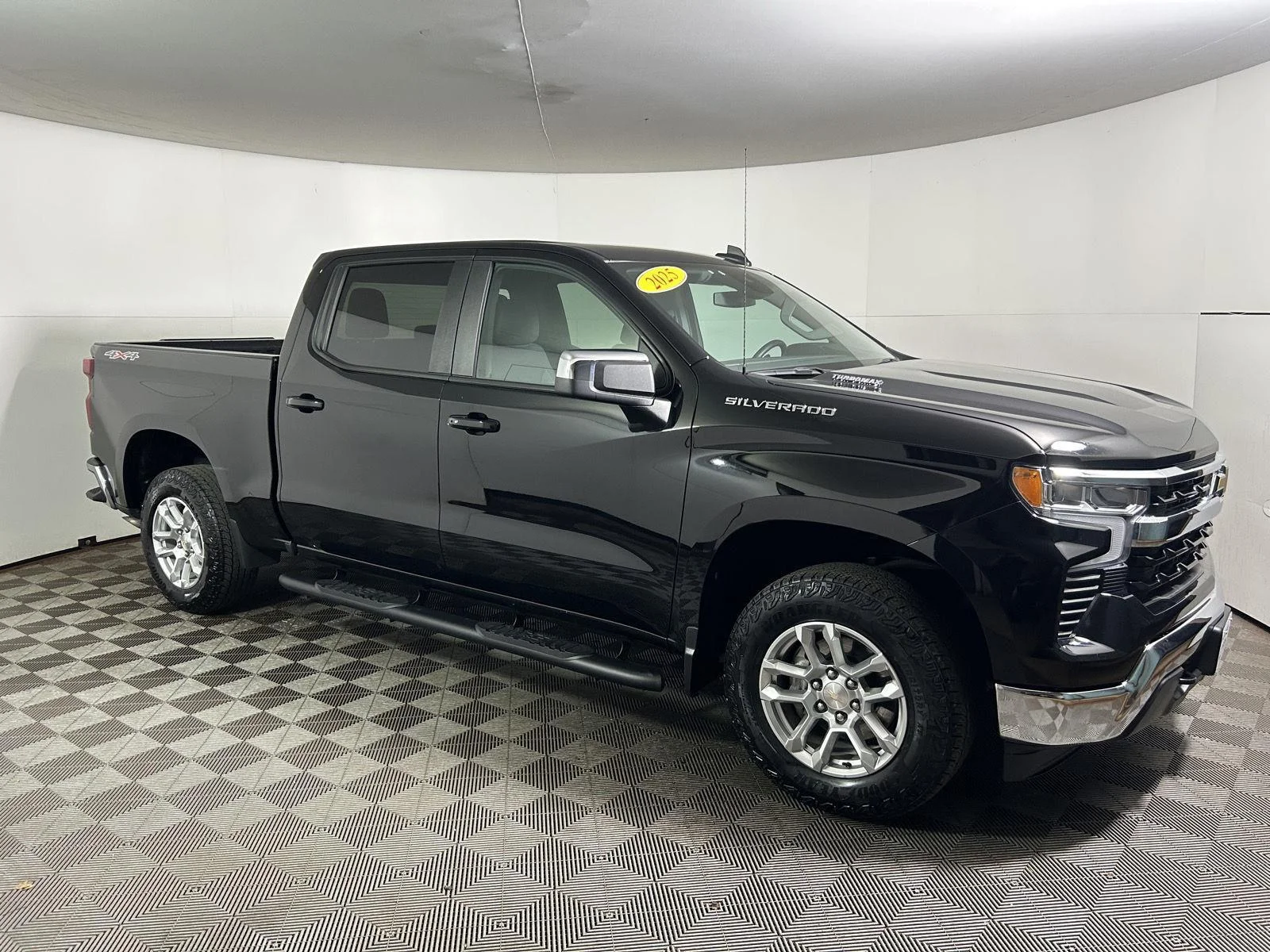 Used 2025 Black Chevrolet LT image 5