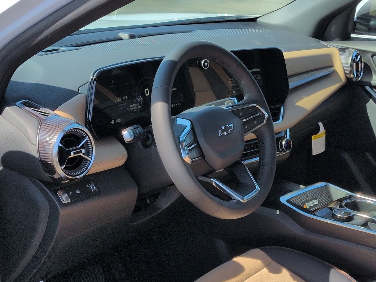 New 2026 Polar White Tricoat Chevrolet ACTIV image 10