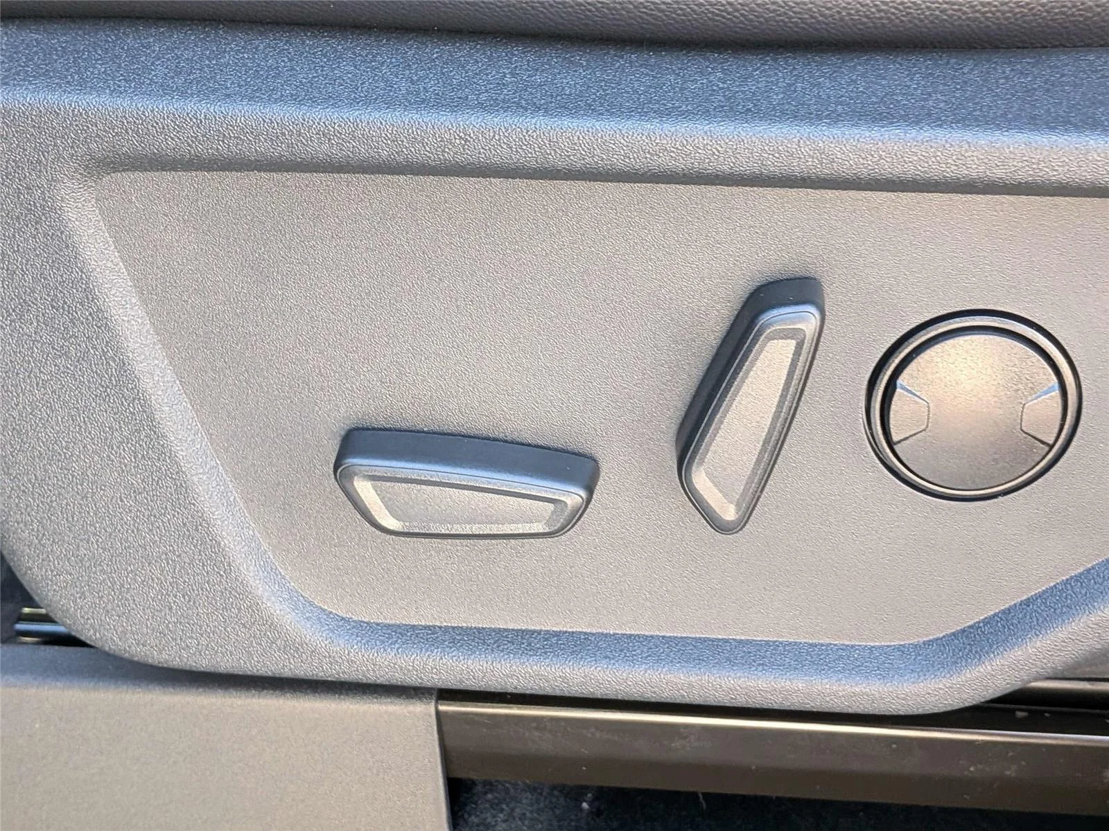 New 2026 Avalanche Gray Ford Outer Banks® image 20