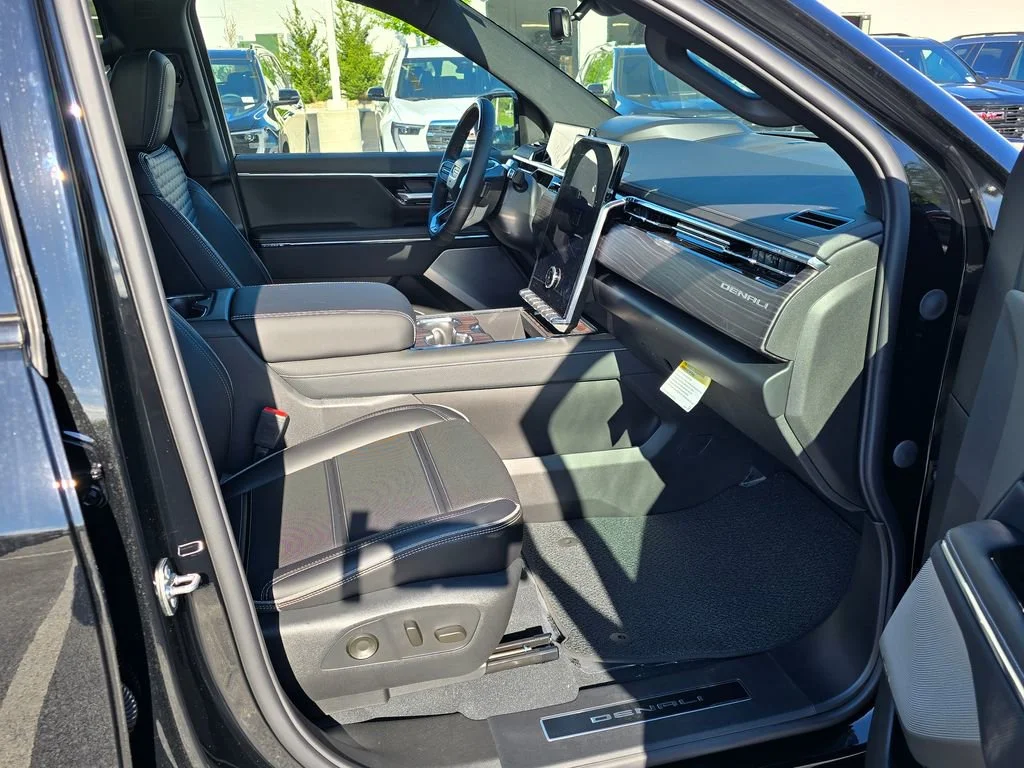 New 2025 Onyx Black GMC Extended Range Denali image 34