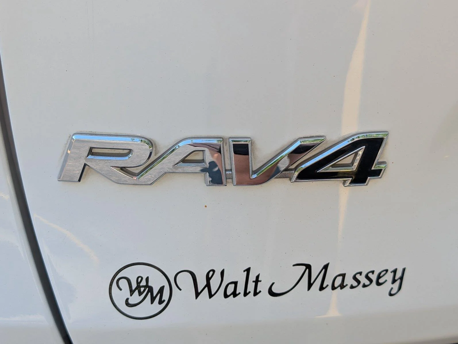 Used 2019 Super White Toyota LE image 6