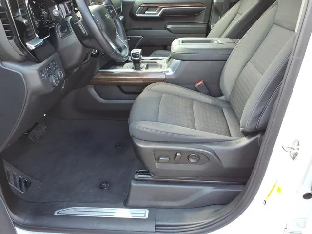 Certified Used 2022 White Chevrolet RST image 18