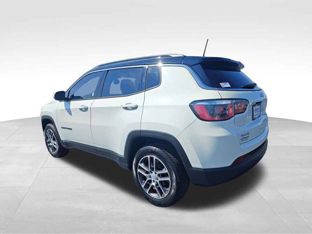 Used 2020 White Jeep Latitude image 3