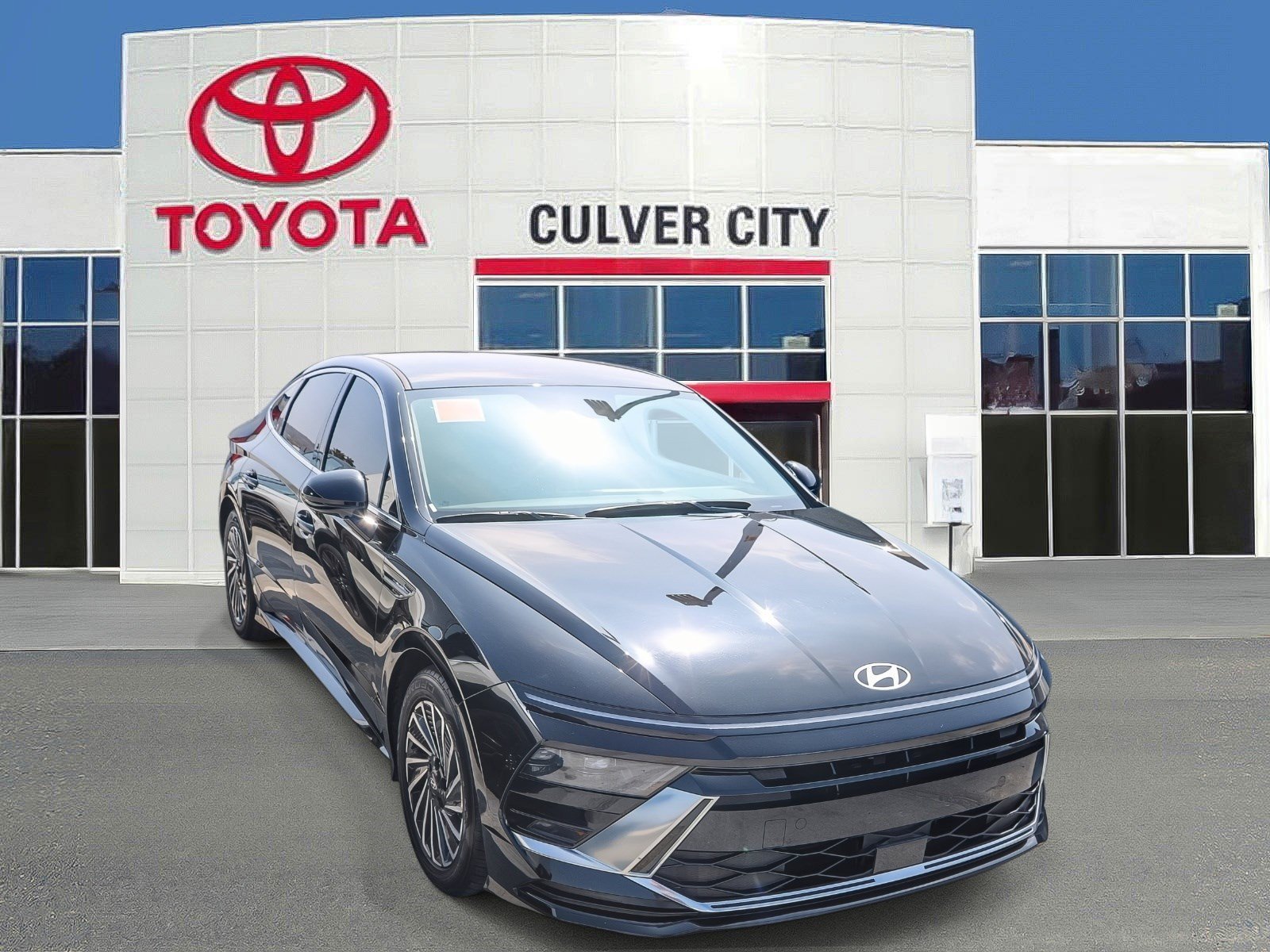 2025 Hyundai Sonata Hybrid