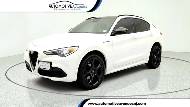 2023 Alfa Romeo Stelvio Estrema AWD w/ Estrema Package & Active Assist Plus Pkg