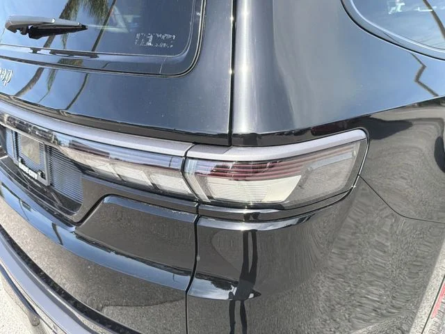 New 2026 High Gloss Black Exterior Paint Jeep Limited Reserve image 9