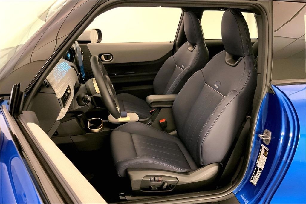 Certified Used 2025 Icy Sunshine Blue Metallic MINI  image 13