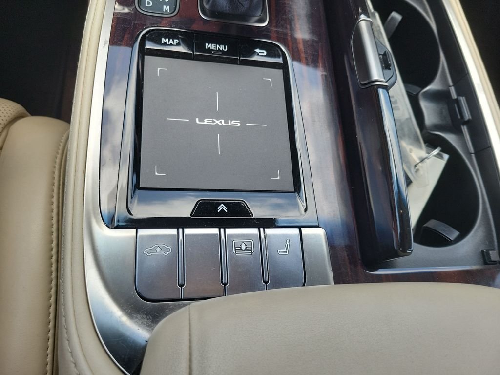 Used 2018 White Lexus 500 Base image 24