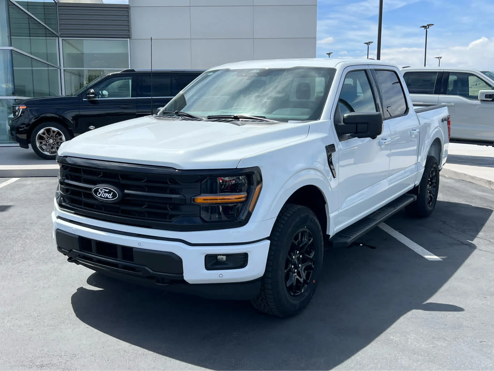 New 2026 Oxford White Ford XLT image 2