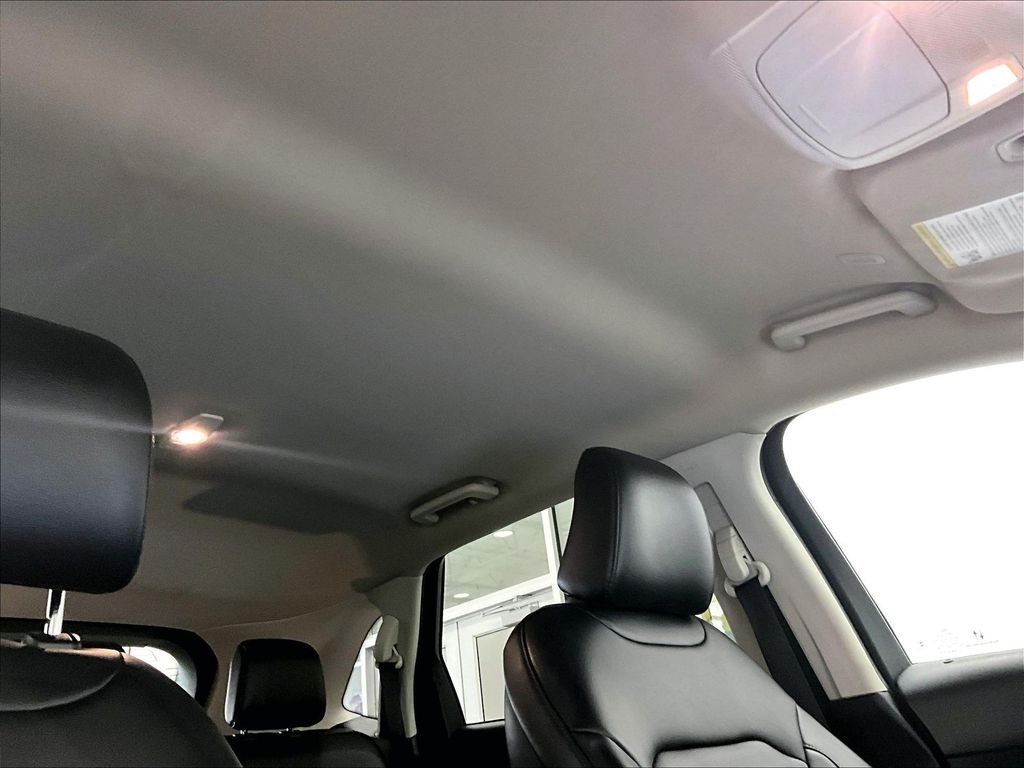 Used 2023 Oxford White Ford SEL image 22