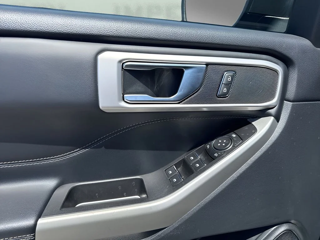 Used 2021 Gray Ford XLT image 26