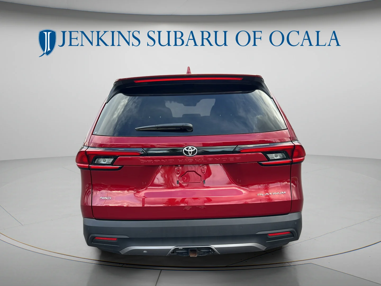 Used 2025 Pearl Toyota Platinum image 4