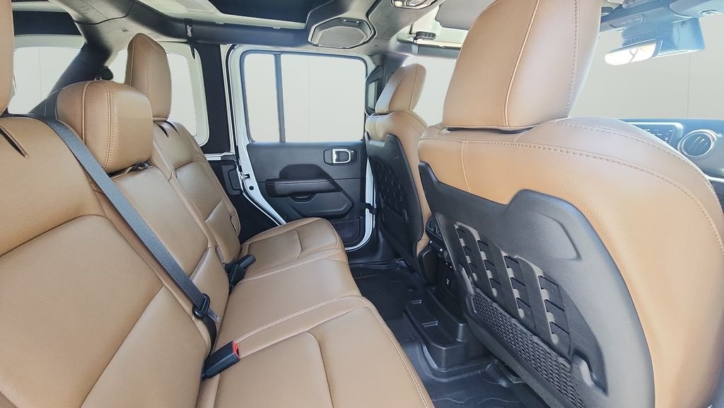 Used 2021 White Jeep Unlimited Rubicon image 13