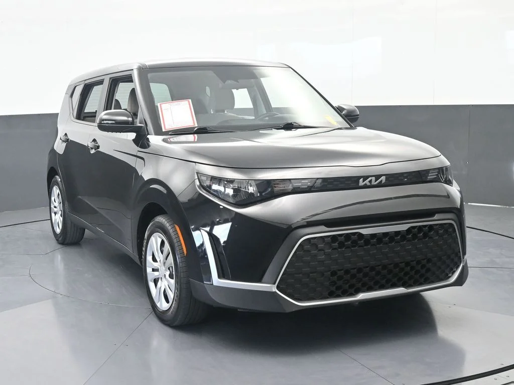 Used 2023 Fusion Black Kia LX image 8