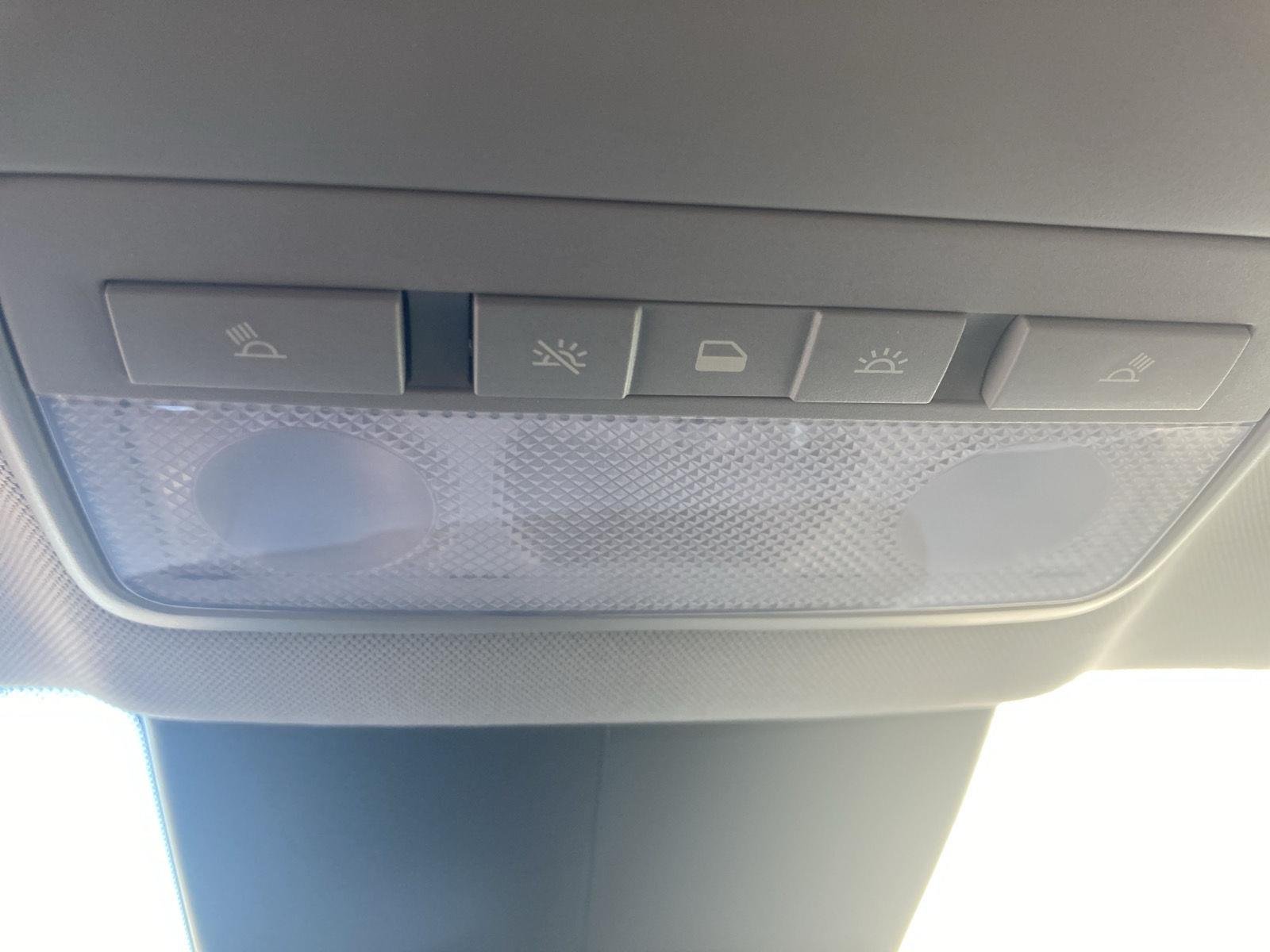 Used 2018 Silver Ice Metallic Chevrolet LT image 21