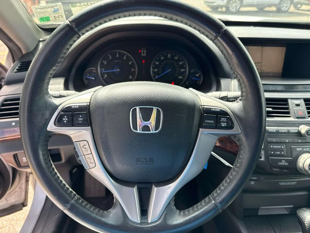 Used 2012 Silver Honda EX-L image 21