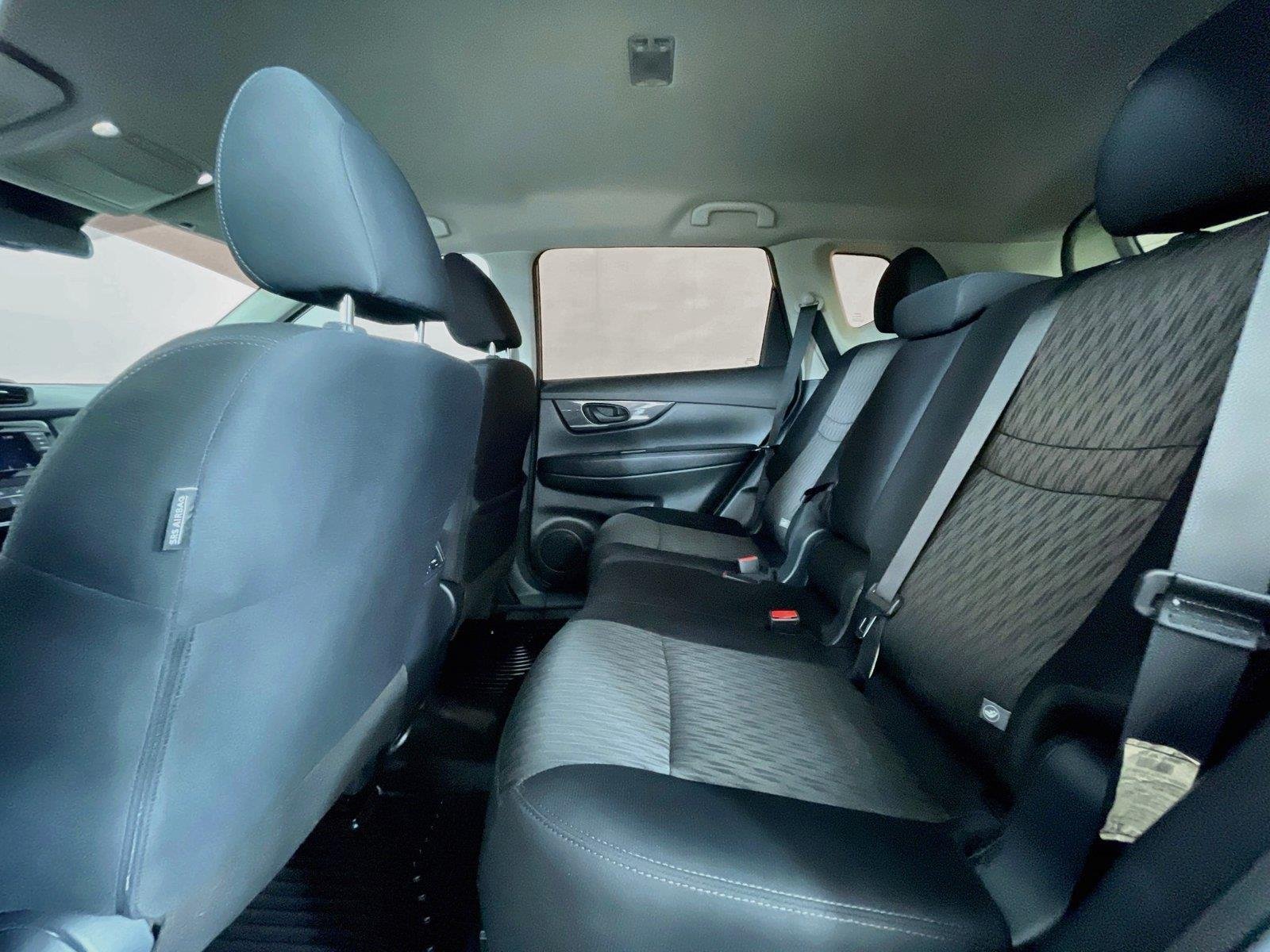 Used 2020 Caspian Blue Metallic Nissan S image 25