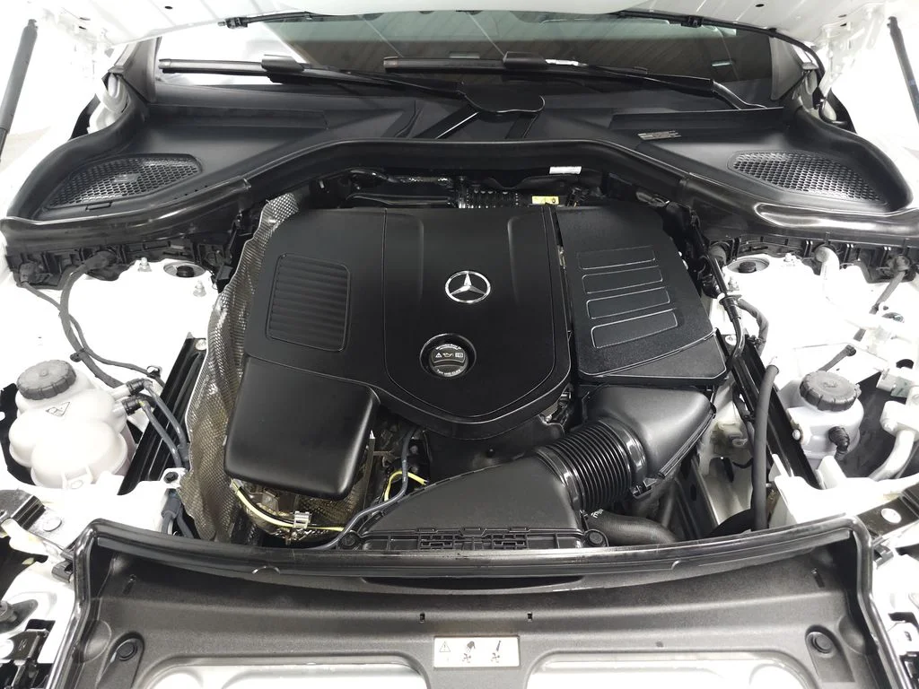 Certified Used 2026 Polar White Mercedes-Benz GLC 300 image 31
