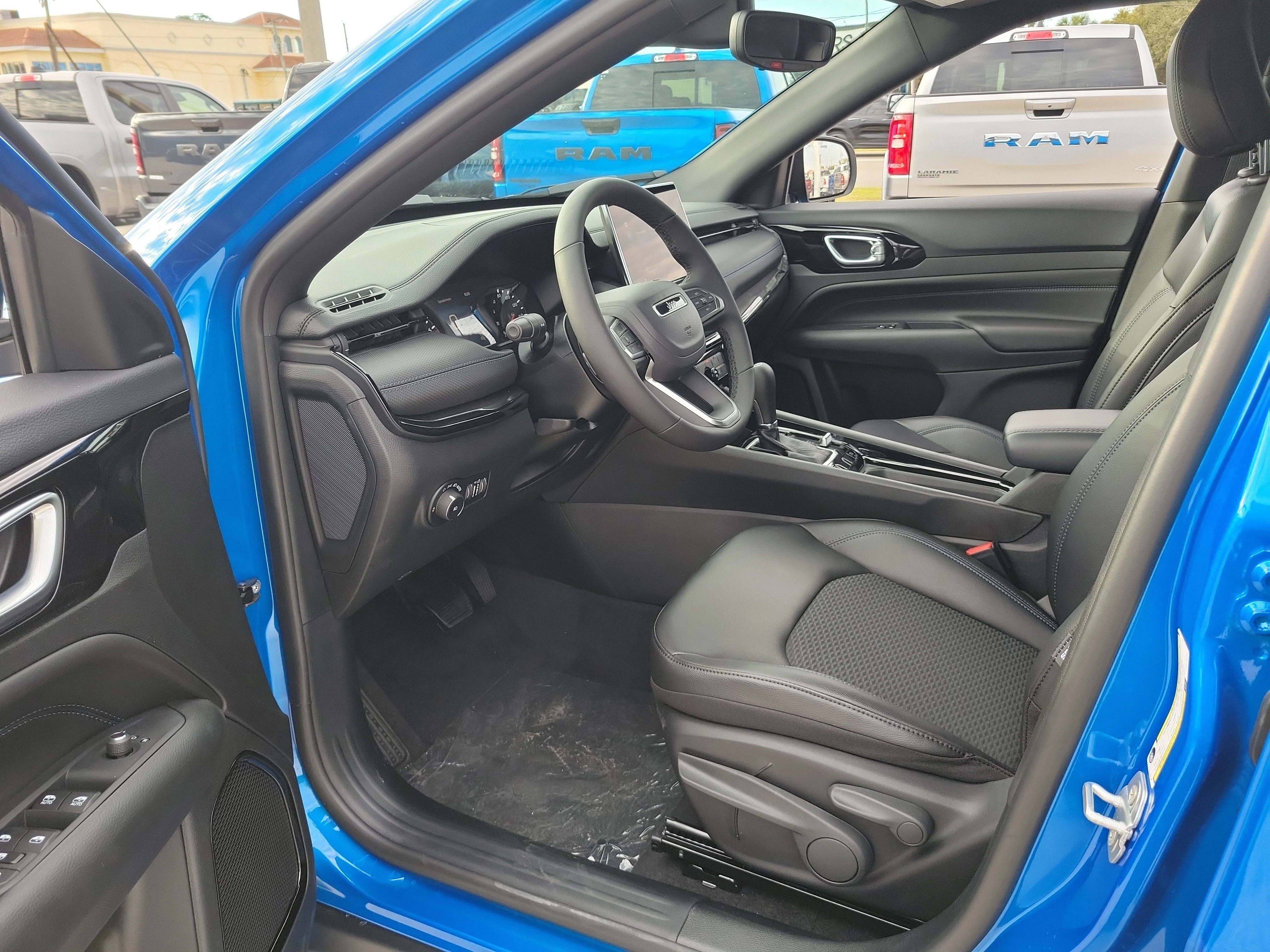 New 2026 Hydro Blue Pearlcoat Jeep Latitude image 12