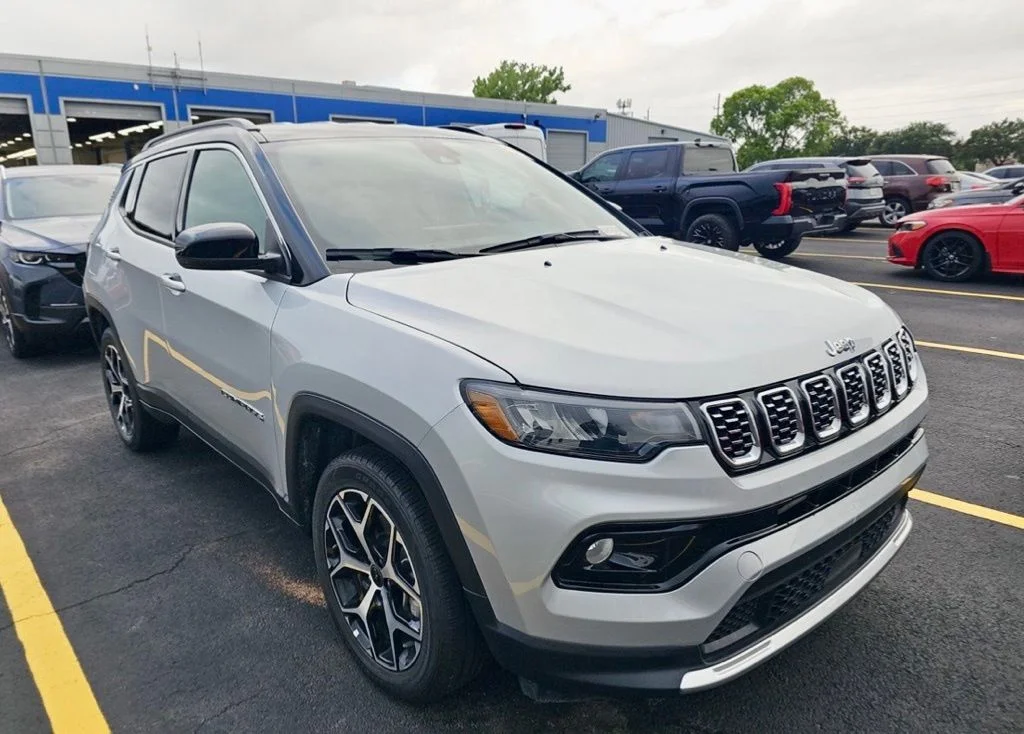 2025 Jeep Compass Limited - Photo 4