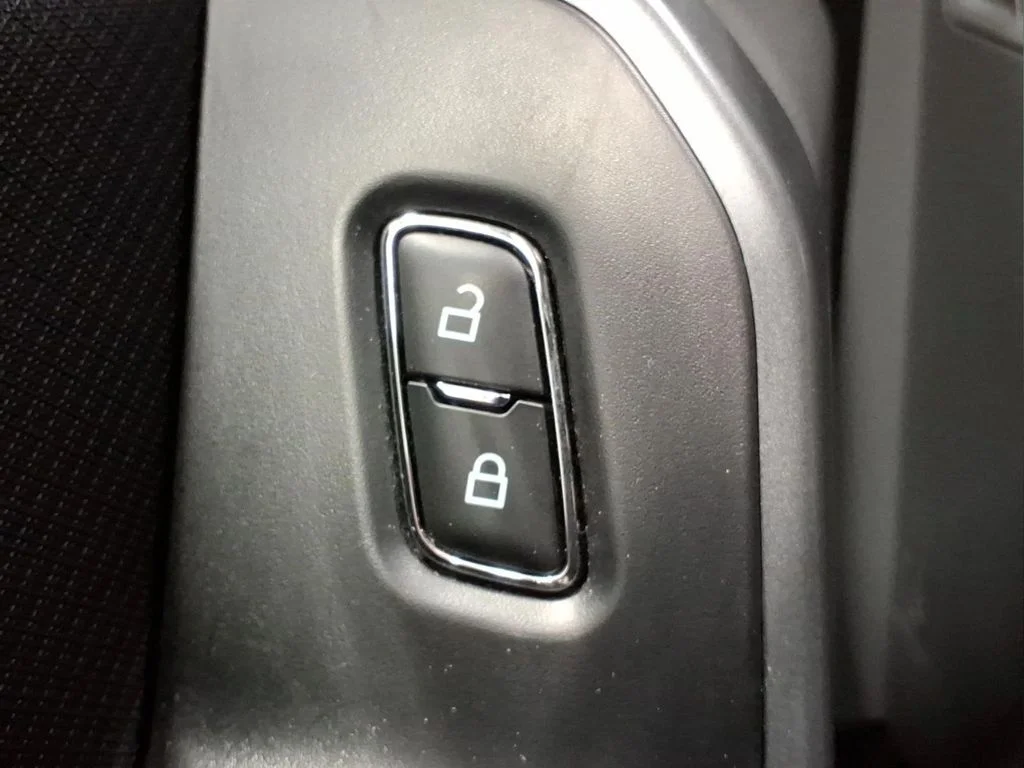 Certified Used 2023 Oxford White Ford XLT image 17