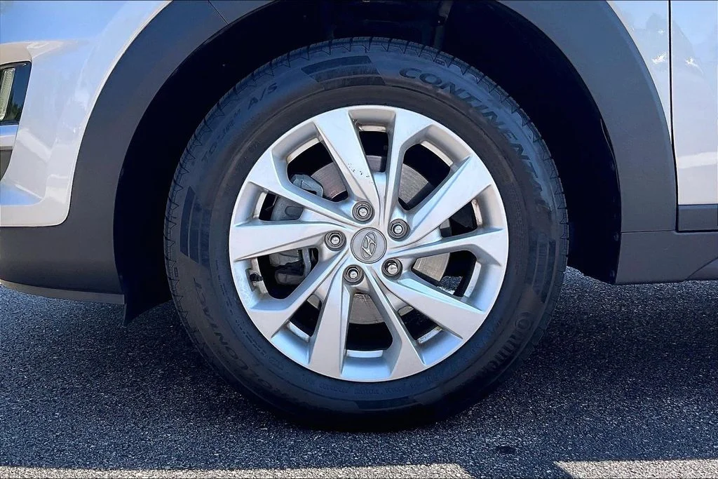 Used 2020 Silver Hyundai Value image 8
