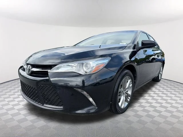 Used 2017 Black Toyota SE image 1