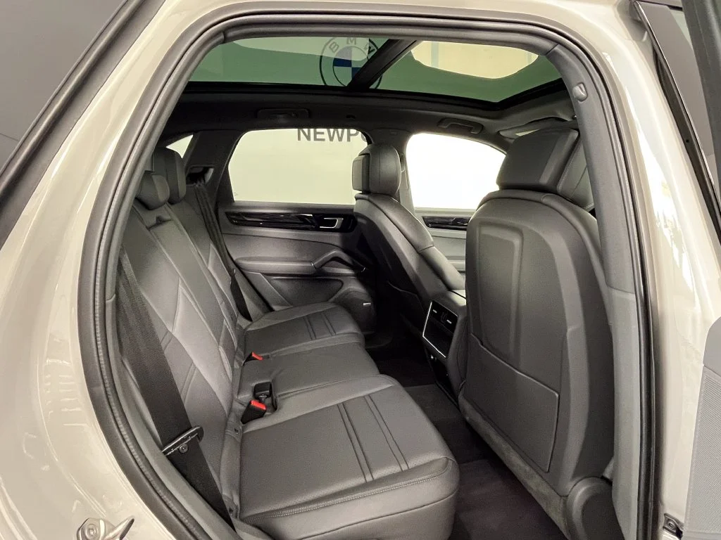 Used 2021 Chalk Porsche Base image 25