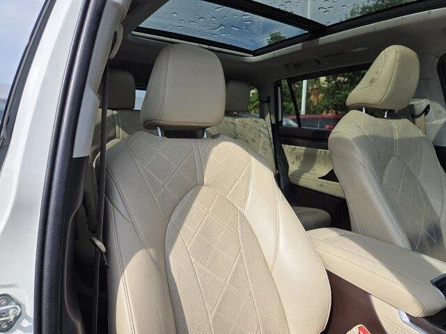 Used 2022 Wind Chill Pearl TOYOTA PLAT image 33