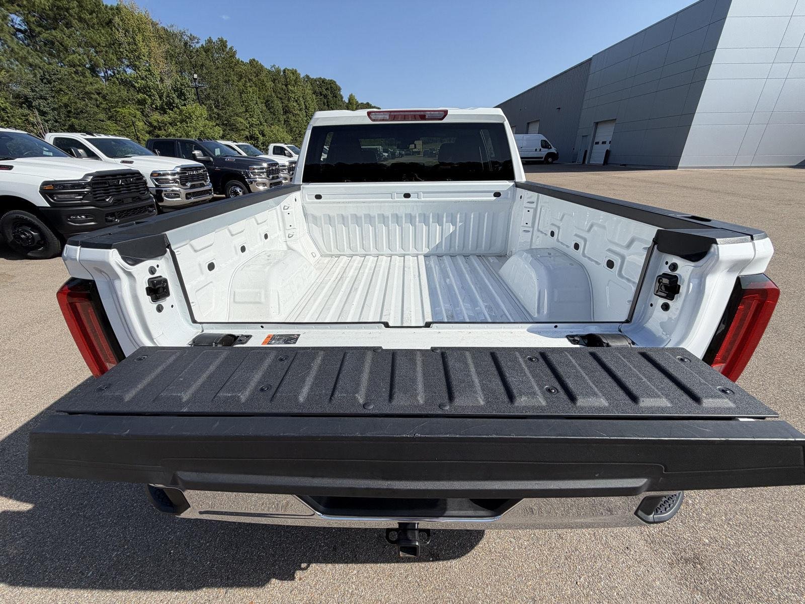 Used 2026 Summit White GMC SLT image 18