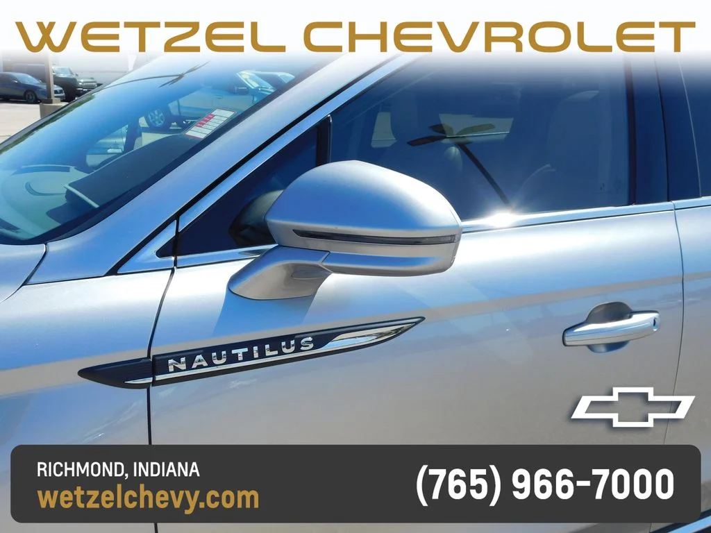 Used 2023 Silver Lincoln Reserve image 11