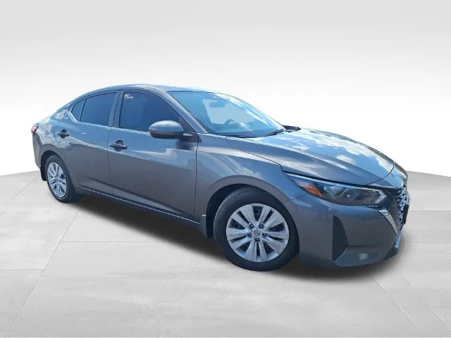 Used 2025 Gray Nissan S image 1