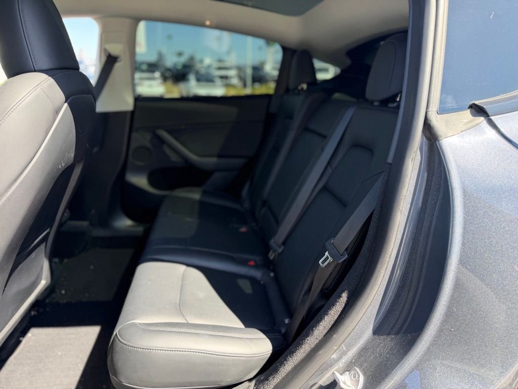 Used 2023 Midnight Silver Metallic Tesla Long Range image 4