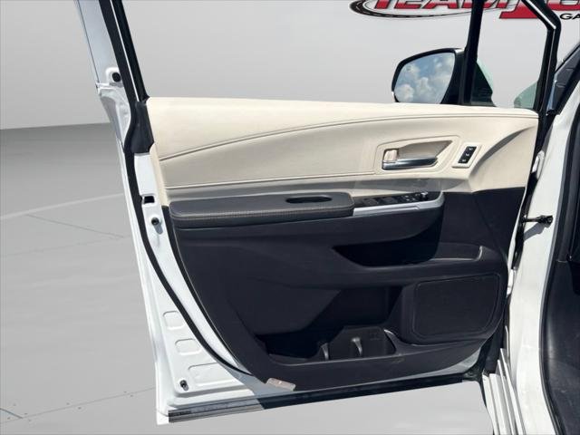 Certified Used 2026 WIND CHILL PEARL Toyota  image 17