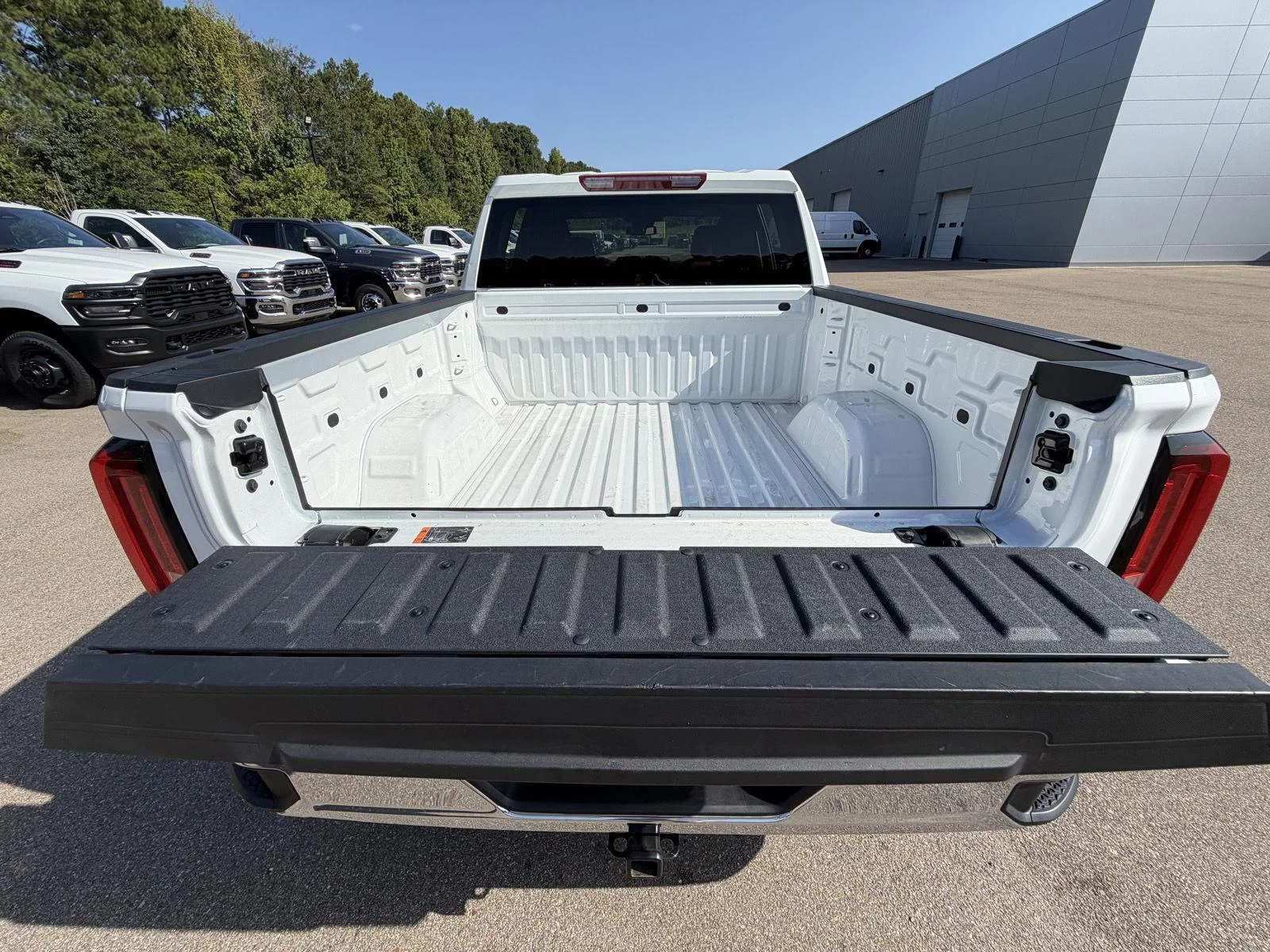 Used 2026 Summit White GMC SLT image 18