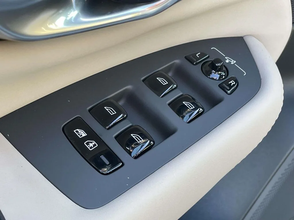 New 2026 Vapour Grey Volvo Plus image 6