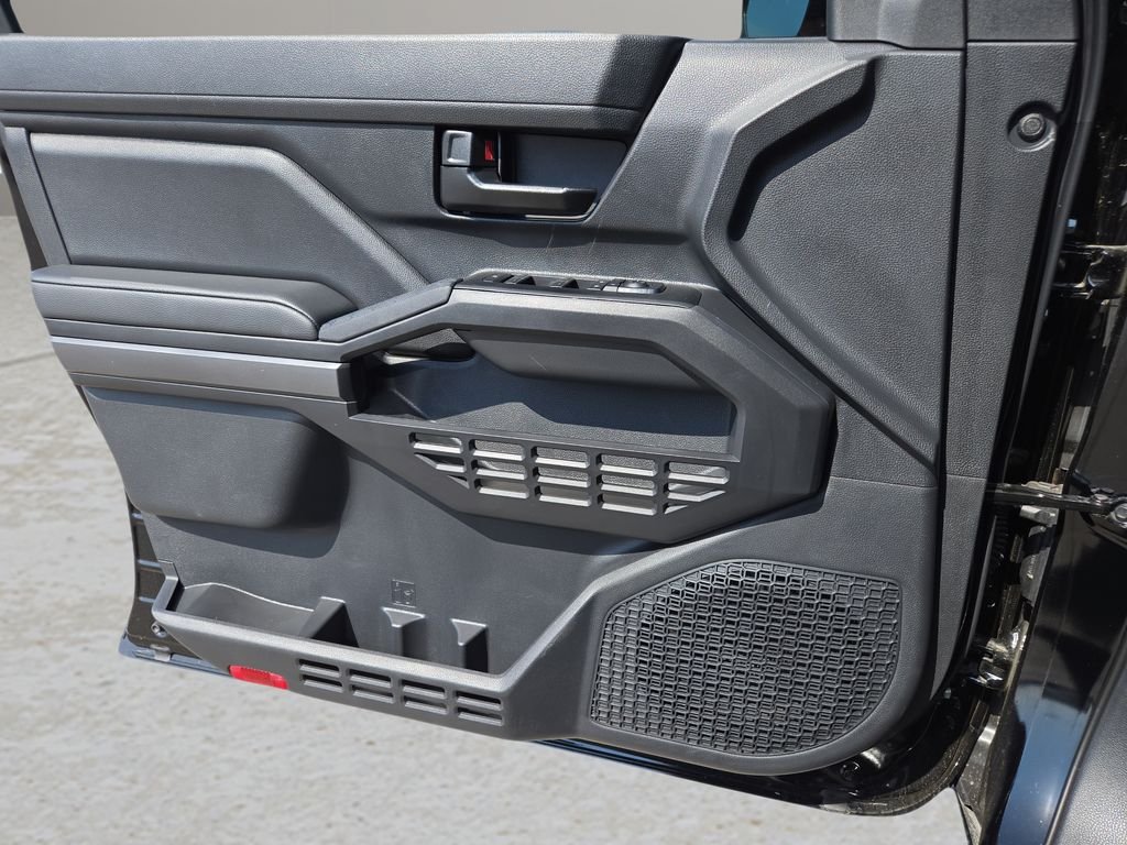 2025 Toyota Tacoma SR5 - Photo 14