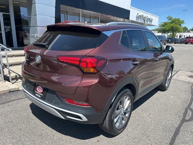 Used 2022 Rosewood Metallic Buick Select image 3