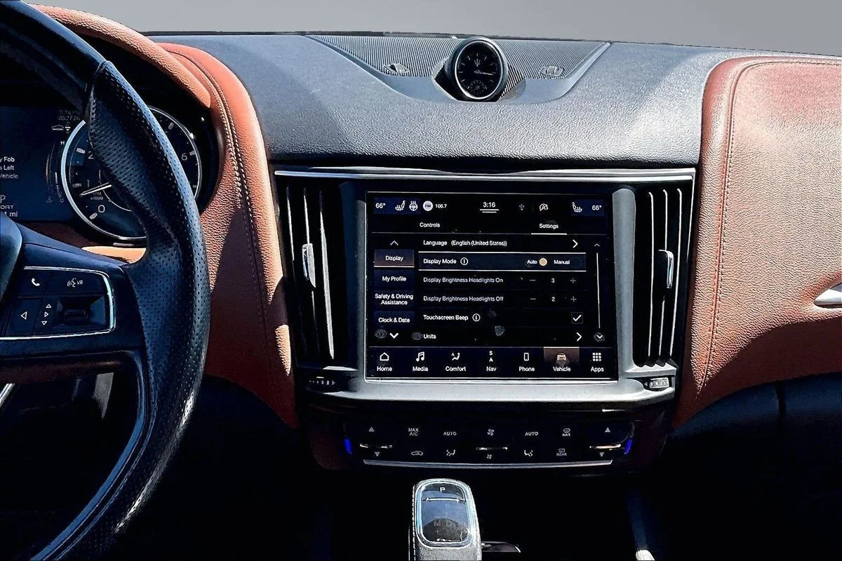 Used 2021  Maserati  image 9