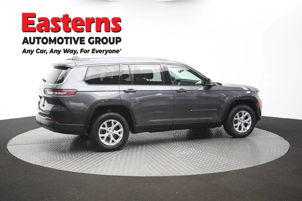 Used 2022 Gray Jeep Limited image 47