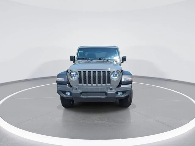 Used 2023 Gray Jeep Sport S image 3