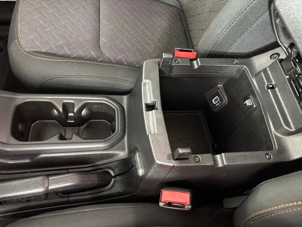 Used 2025 White Jeep Mojave image 45