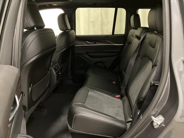New 2026 Baltic Gray Metallic Clear-Coat Exterior Paint Jeep Laredo image 13