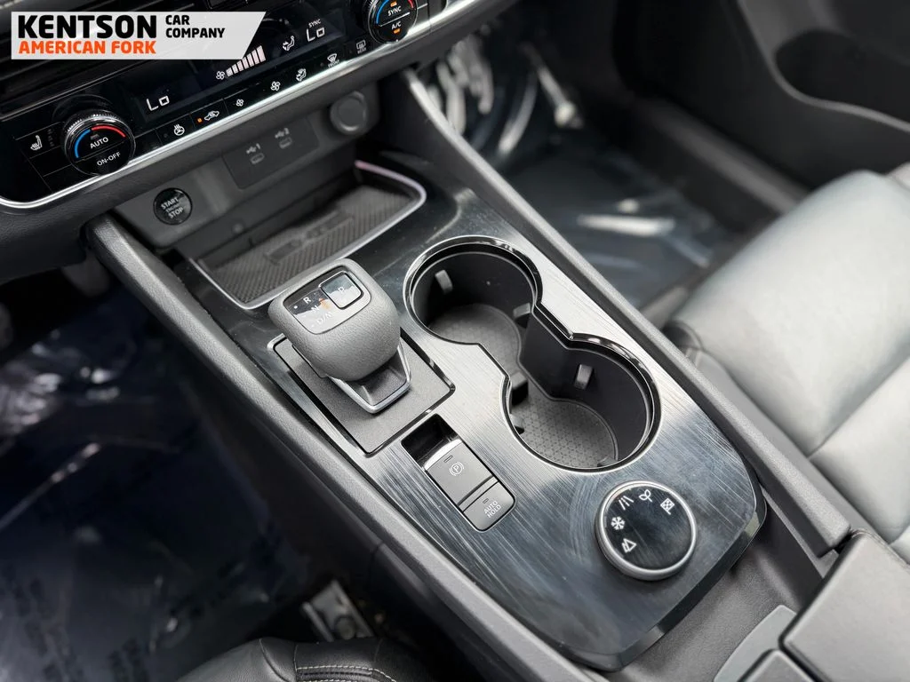 Used 2026 White Nissan SL image 17