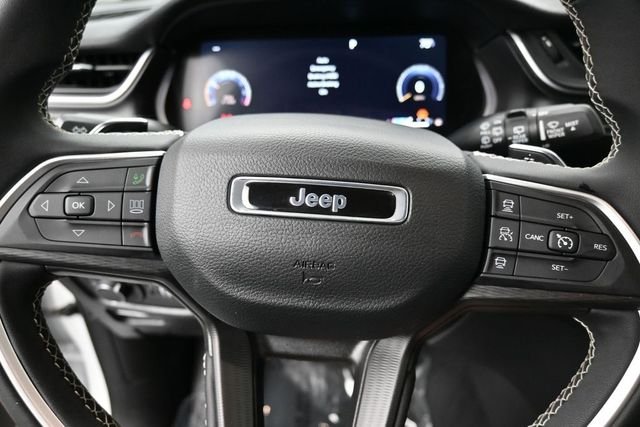 Used 2024 White Jeep Laredo X image 19
