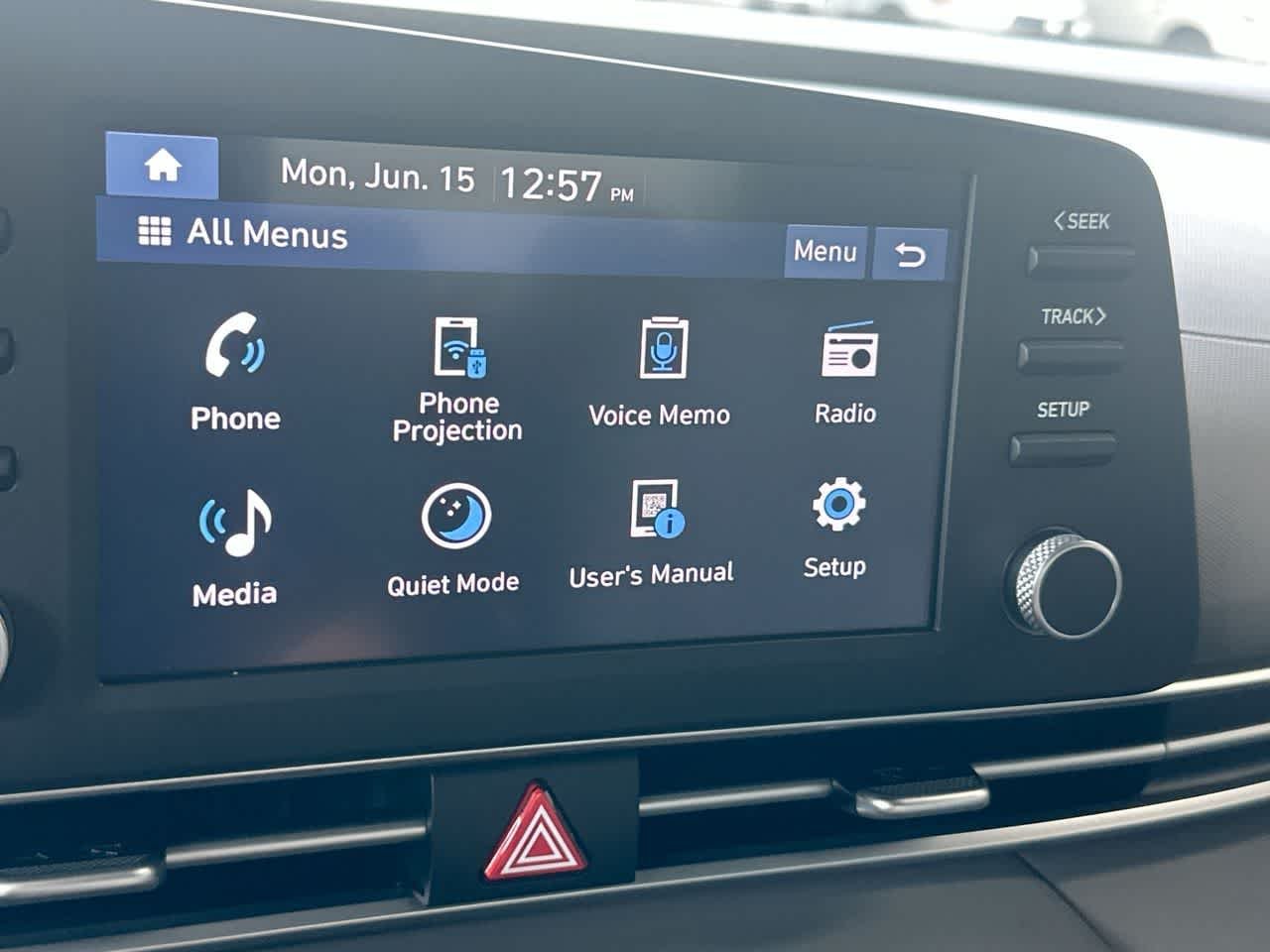 2025 Hyundai Elantra SE - Photo 18