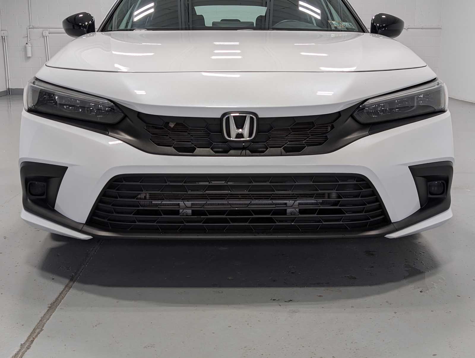 Certified Used 2024 Platinum White Pearl Honda 2.0L SPORT image 2