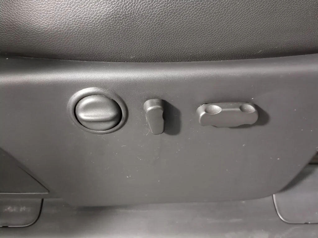 Used 2013 White GMC SLT image 19