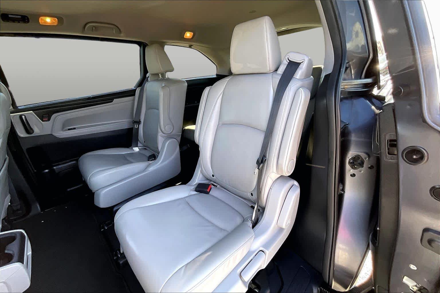 Used 2018 PACIFIC PEWTER METALLIC Honda EX-L image 20