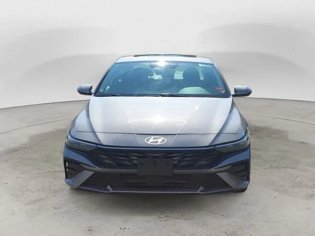 Used 2025  Hyundai SEL Convenience image 8